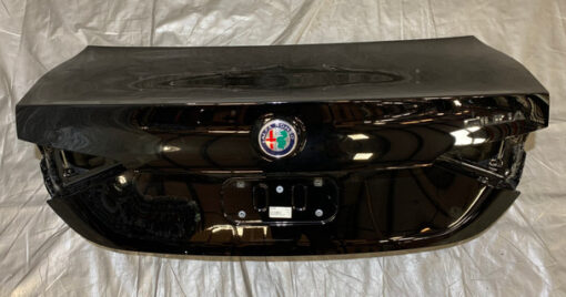 2017-2022 Alfa Romeo Giulia Trunk Lid Panel
